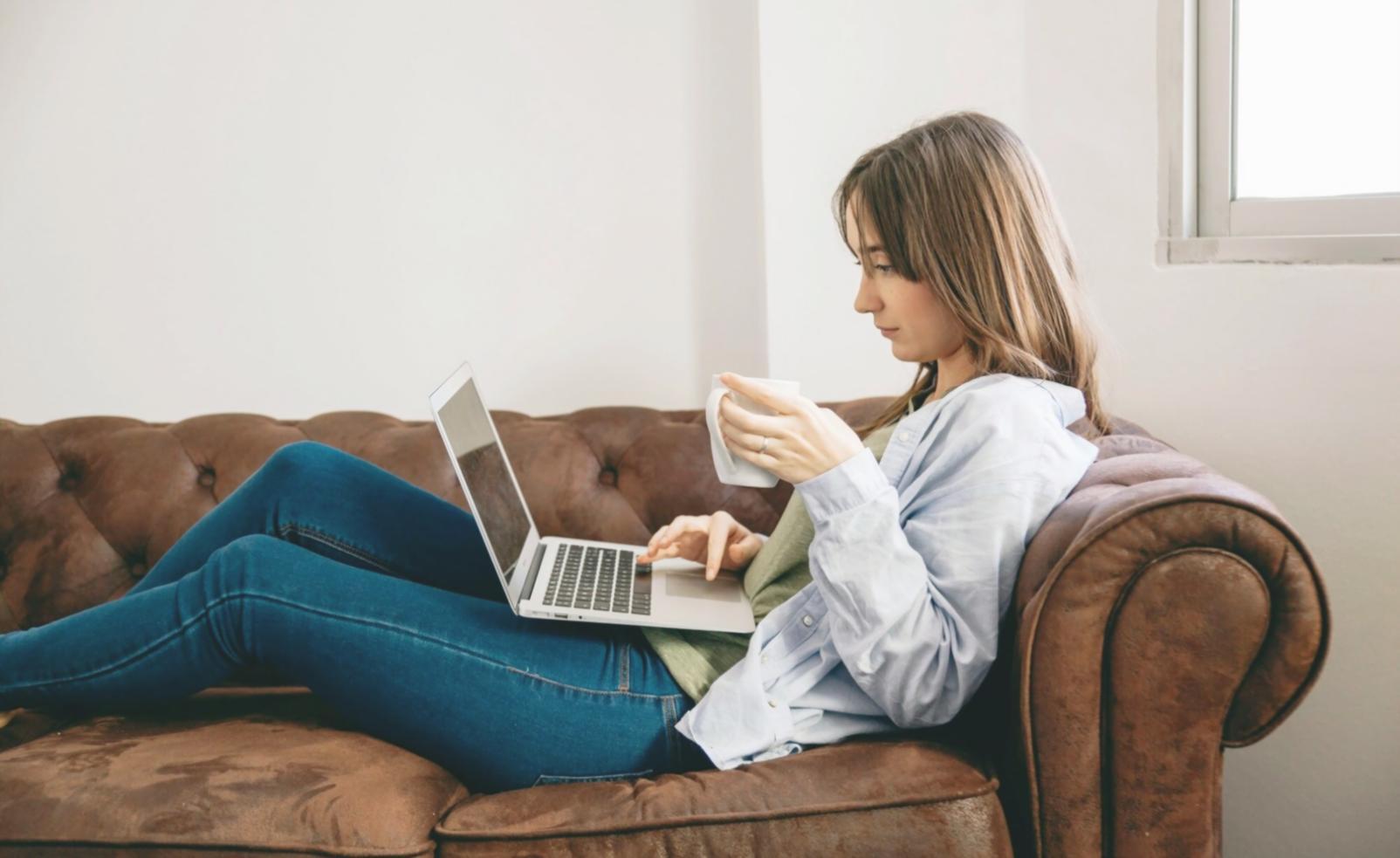 Herramientas digitales de análisis financiero en uso